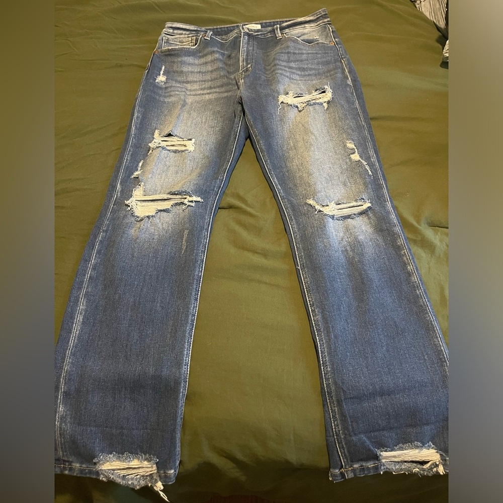 Distressed straight leg boyfriend jeans